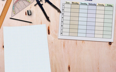 别再做PPT的"人肉翻页器"：高级讲师都在用的互动心法