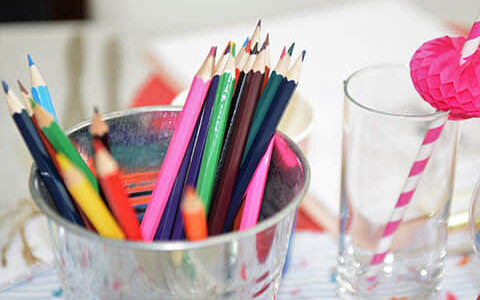 如何通过剪辑来突出教学内容的重点和难点？