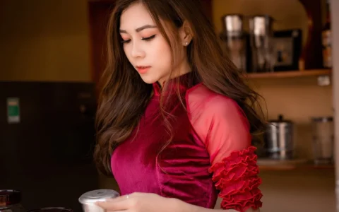 如果Kimi遇到无法理解的文化引用，它会如何请求更多信息？（容错处理机制）