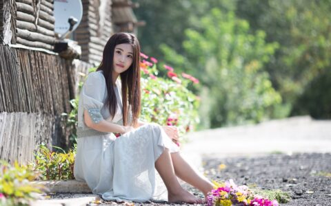 卖课推广中，如何体现具性的学习体验，以及如何确保个性化的学习模式得到彻底贯彻和实施？（实例演示）