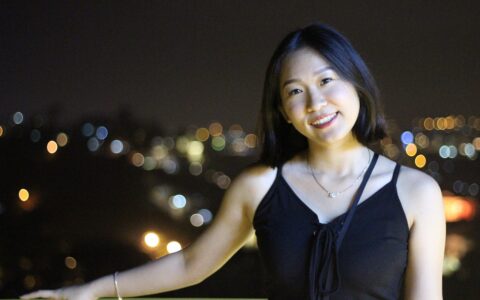 我是一名英语老师，请问如何运用人工智能工具，来帮助我进行快速备课呢？