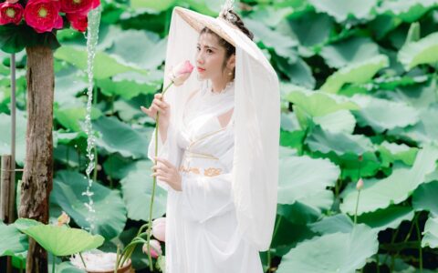 新手小白想做知识付费，选择哪个方向能快速赚到钱呢？做课程？拍短视频？直接带货、书单号······也不知道要做什么？