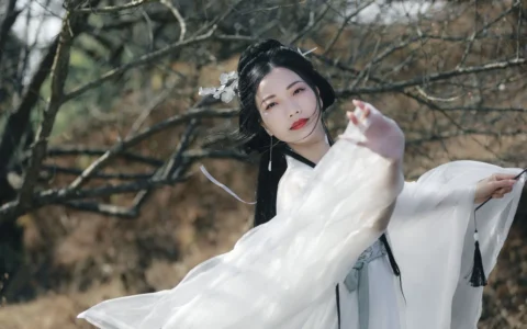 不同的用户群体，关注点是不同的，所以课程的卖点也是不同的，如果针对性的提取卖点呢？