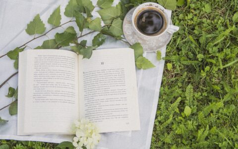 再谈数字人的商业应用场景，以及未来的发展趋势，也许也的有一天，人类会离不开数字人了