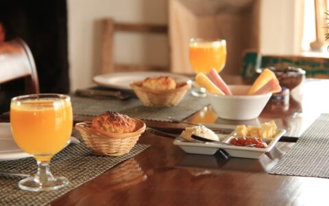 制作数字人视频的工具有哪些？需要创作者具体的技能有哪些？分享几个数字人案例