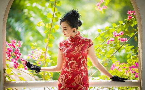 PPT中的母版的真实作用是什么？不用母版，是否也能做出优秀的PPT幻灯片作品呢？如何隐藏母版中的内容