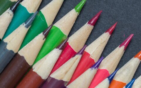 AI写作潮下，你的文字价值何在？提升表达深度的3个"反算法"心法