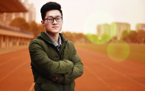 今日头条：新闻聚合类App的第一品牌，它的成功秘诀是什么？为什么可以在极短的时间内，从数百个同类App中一骑绝尘？