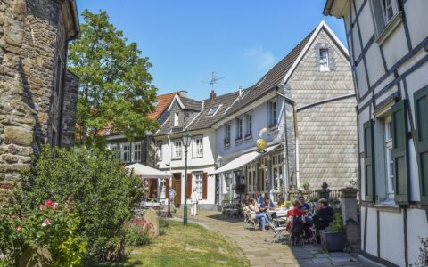 Kimi生成的上下文功能是什么？如何才能更好利用kimi生成的上下文查询结果？