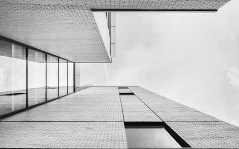 你知道什么是：并列式教学大纲吗？我用一个《自媒体创业指南教程》为例，为你全景呈现，相信你一看就明白了