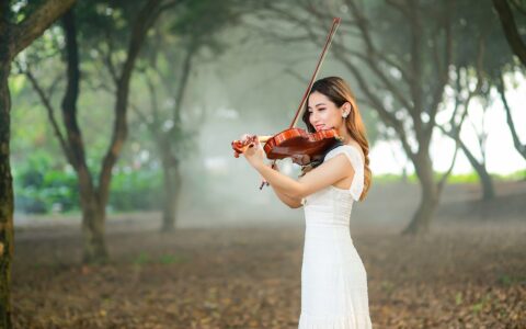 为什么现在主流的社交或短视频平台，对于数字人视频，都进行了明显的标注，是不支持，还是另有苦衷？