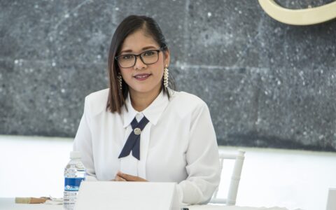 为什么所有的老师，都特别推崇使用金字塔原理呢？