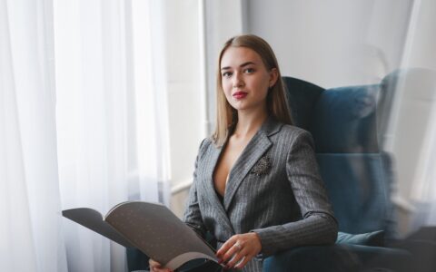 除了看经典教材外，还有哪些方法，可以快速提升写作水平呢？