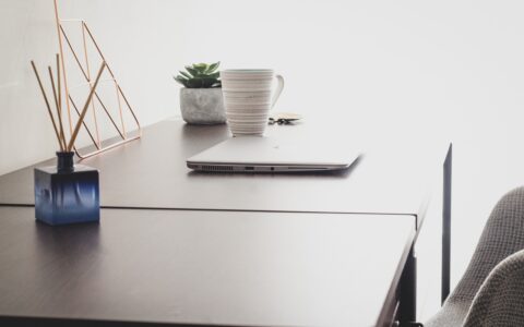 我想知道AI个性化学习平台的工作原理是什么？表格展示