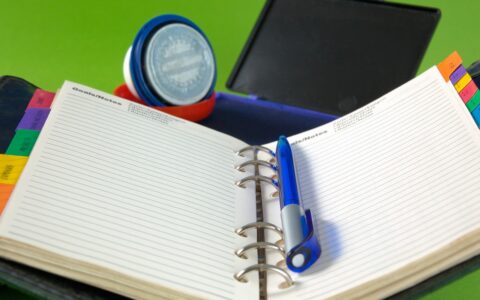 抖音、小红书平台上面，做知识付费去卖课有什么区别？有哪些需要重点关注，或者必须要注意的事情？