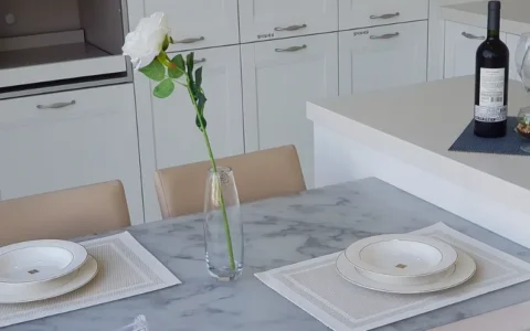 实战：将“知识付费，让你从0基础到超越80%的同行，仅剩最后2天！”这句话优化得更有吸引力实战：