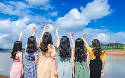 如何使用图像和图标来增强竖屏思维导图的视觉效果？如何为不同的思维导图主题选择合适的图标和图像？