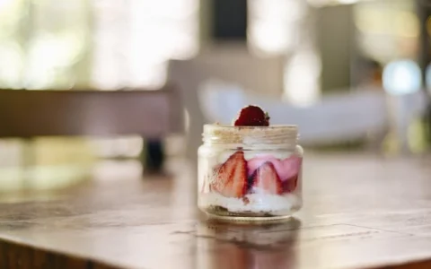 演绎法和归纳法有什么区别，它们各自适用于哪些场景？