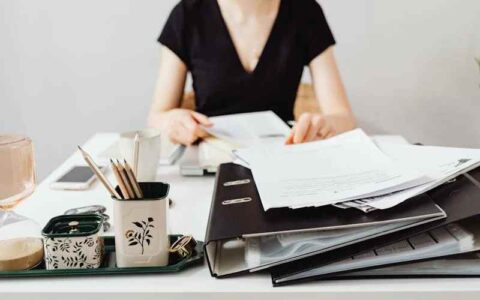 普通人如何一眼看出一篇文章，到底是真人写的，还是电脑人工智能（AI）写的