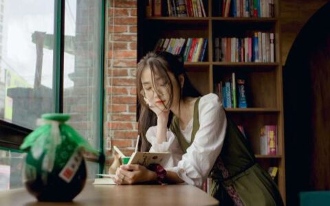 在使用 Final Cut Pro X 进行色彩校正时，有哪些常见的错误我应该避免？