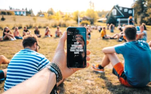 如何建立一个有效的学术诚信监督和惩戒机制？