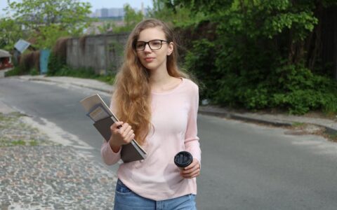 其实结尾比开头有时再重要：如何在口播视频的结尾继续保持观众的兴趣？