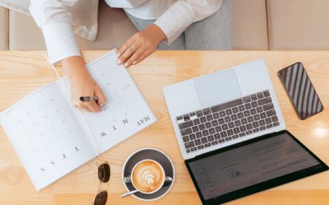 小红书爆款标题的7步攻略：我的课程笔记曝光量从0到10W+