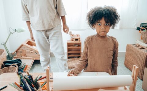 巧妙的设置一些意外，可以起到意想不到的效果：制造悬念的开场方式适用于哪些类型的口播视频？