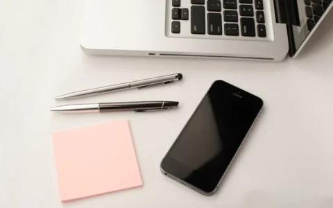 知识科普类博主如何像"无穷小亮"一样建立专业权威感