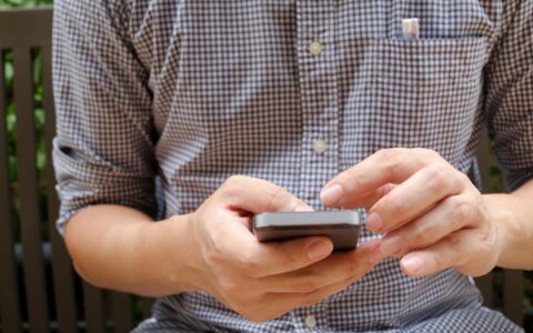 奥卡姆剃刀不是万能的，有些场景下并不适用：简要分析奥卡姆剃刀原理对自媒体创作有哪些局限性？