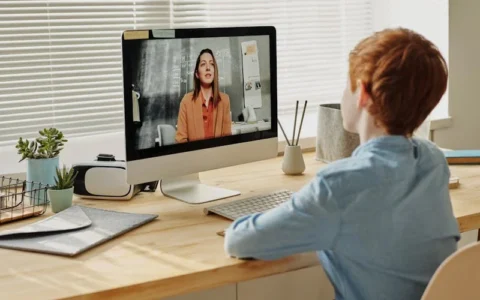 为什么你的课卖不动？避开这5个“自嗨式”内容坑，转化率立涨50%