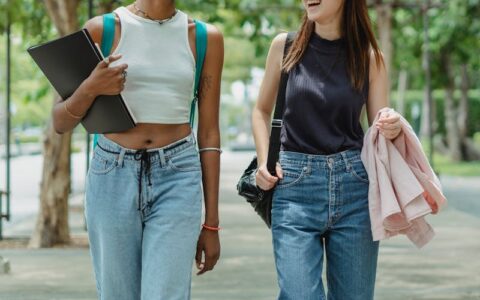 PPT的目录页，如何制作？有哪些需要注意的地方？有哪些工具，可以让我快速制作出专业的目录页？