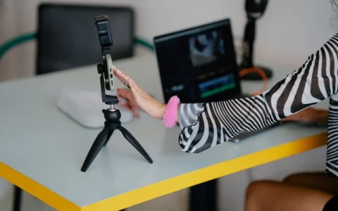 制作视频号的视频，竖屏好，还是橫屏好，哪一种拍摄，最容易获得用户的认同？