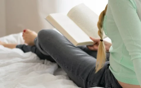 人工智能（AI）生成的视频还有哪些技术瓶颈没有突破，未来会不会有大的进步，有没有可能会完全代替摄像师呢？