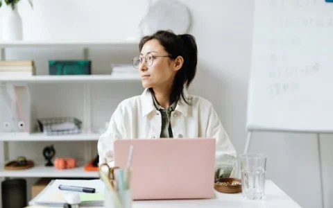 PPT培训机构很多，但并不一定适合所有人：推荐一些适合初学者的 PPT 培训机构