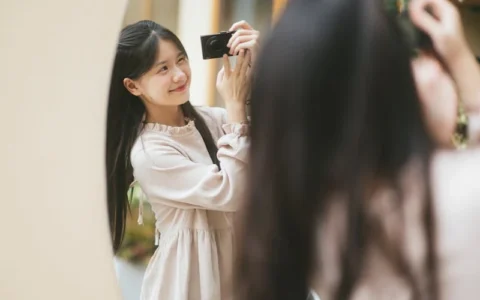 刚开始接触商业文案写作，应该如何去了解目标受众？怎样通过调研确定他们的需求、喜好和痛点呢？