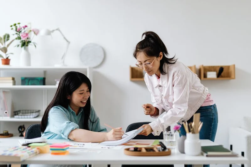 怎样才能快速而深入地理解要推广的产品或服务？从哪些方面挖掘产品卖点可以让文案更吸引人？