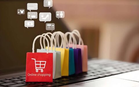 小红书基于封面文化的，而不像抖音是完全依赖优质内容来让客户点击，所以封面对于小红书是非常重要的，如何理解这句话