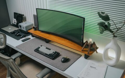 如果只能给一个建议：请先活成你想传递的那种价值本身