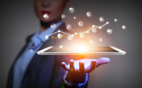 自媒体创作陷入死胡同，急得直跺脚？这套爆款文案绝技，看到就像抓住救命稻草