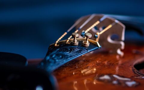 知识博主如何突破动机困境：构建可持续创作动力的金字塔模型