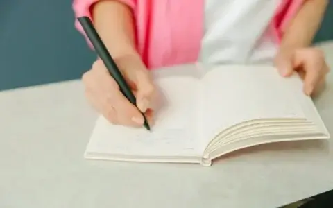 学员完课率从20%飙升到80%：我是如何用“游戏化设计”重构课程的？