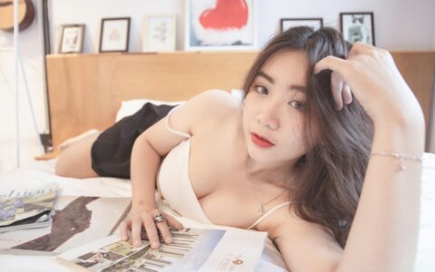 为什么你发100条笔记都不火？爆款内容的底层逻辑揭秘