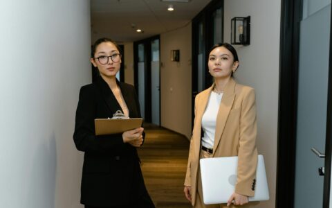 数字人平台对比分析：数字人制课平台大 PK，哪一家更具性价比