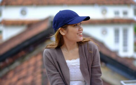 以为是真人出镜，其实是AI数字人？这套以假乱真的提示词我免费送