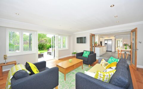 在家用OBS+绿幕拍爆款短视频：从“绿布小白”到“虚拟制片人”的终极指南