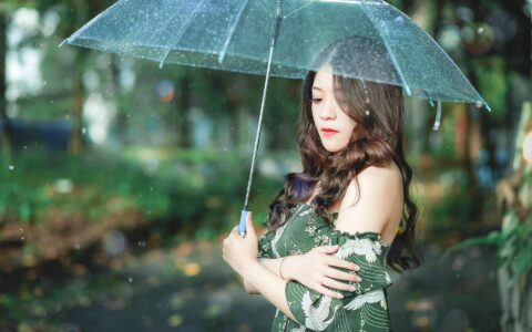 表达的高级感：在喧嚣中构建一座寂静的城