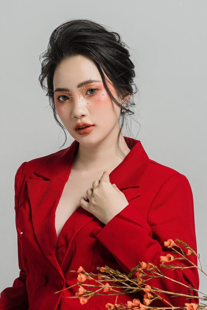 为什么你的粉丝总在“暗中观察”？这3种“伪人设”正在劝退所有人