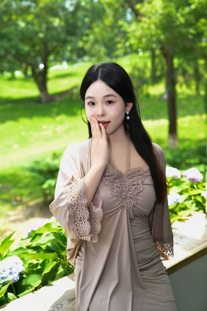 别再傻站着讲课了！学会这招构图技巧，视频播放量翻倍
